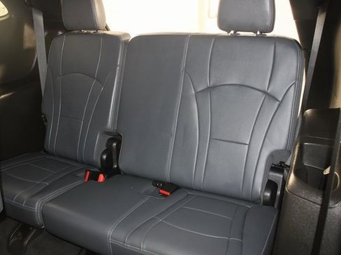 Used 2023 Buick Enclave Essence w/ Experience Buick Package image 19