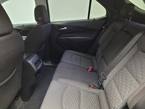 Used 2018 Chevrolet Equinox LT image 18