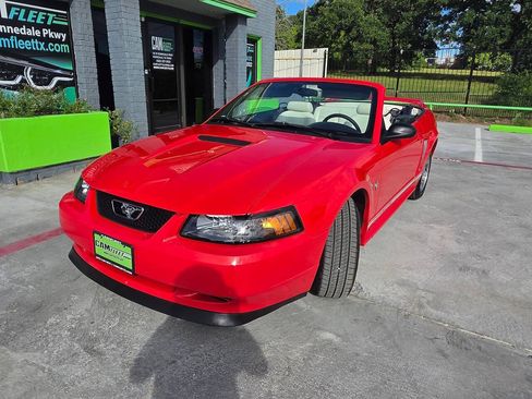 Used 2000 Ford Mustang Convertible RWD image 51