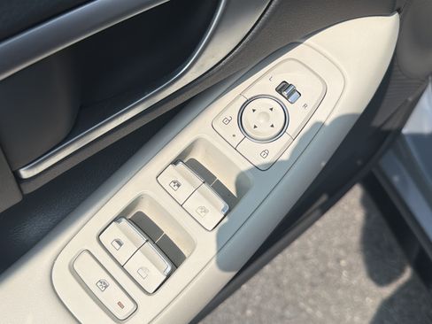 Used 2025 Hyundai Sonata SEL FWD image 16