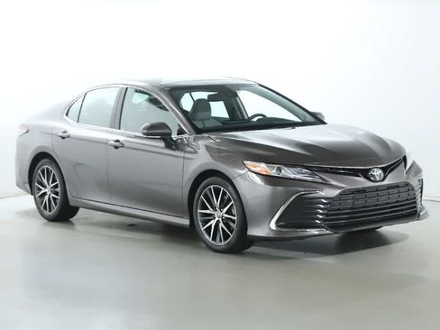 Certified 2023 Toyota Camry XLE w/ Navigation Package FWD image 9