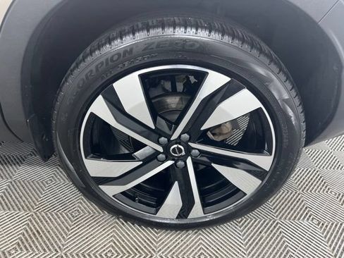 Used 2023 Volvo XC40 B5 Ultimate w/ Climate Package AWD/4WD image 10