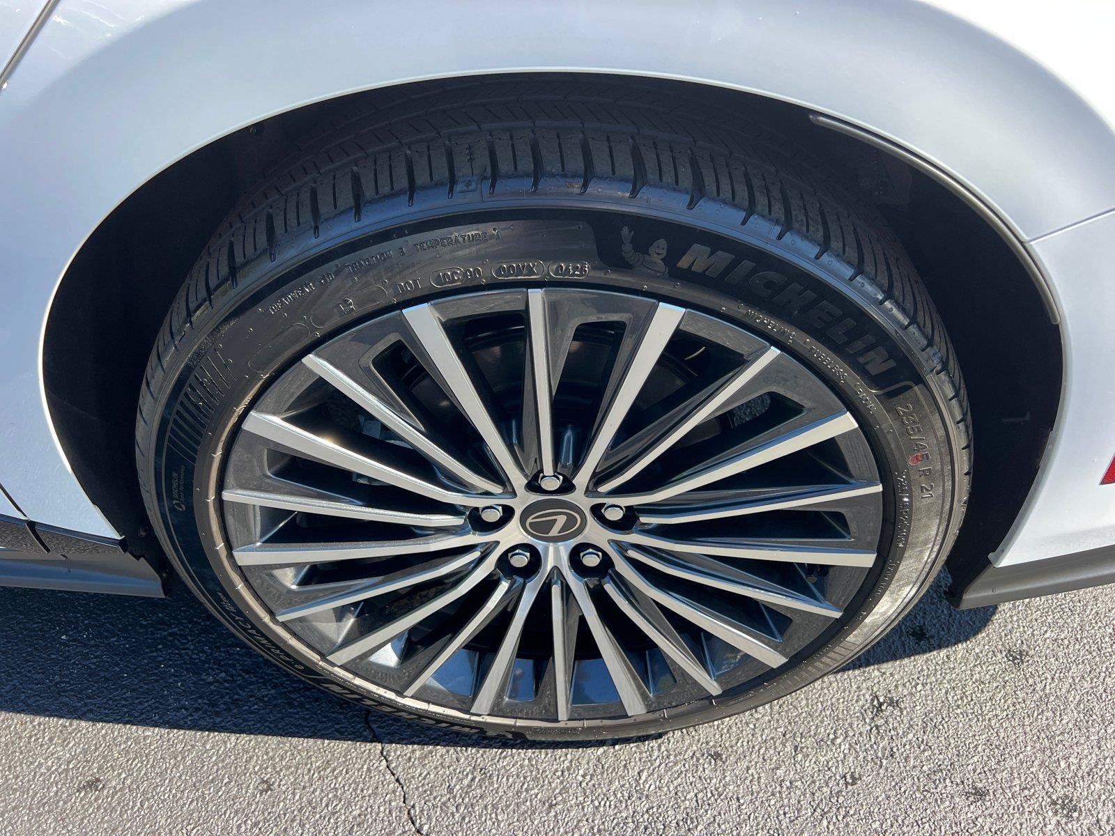 Used 2026 Lexus ES 350e w/ Convenience Package FWD image 20