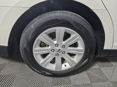 Used 2011 Ford Taurus SE FWD image 23