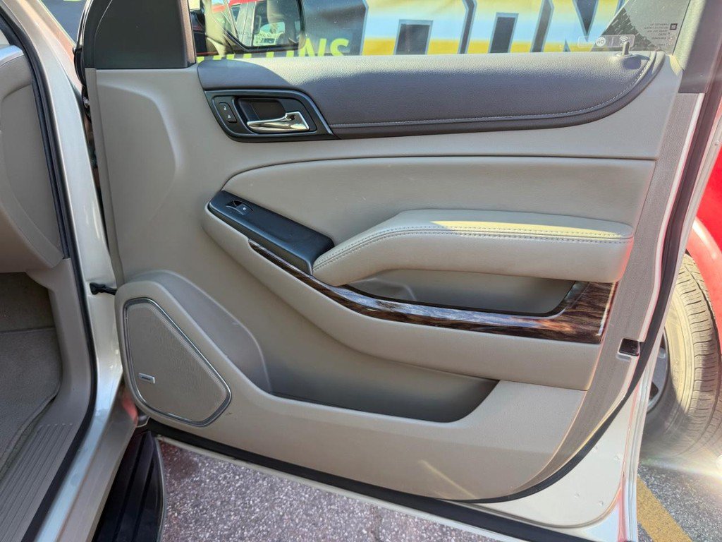 Used 2017 GMC Yukon XL SLE w/ Enhanced Driver Alert Package RWD image 19