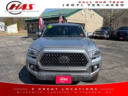 Used 2019 Toyota Tacoma TRD Off-Road w/ Technology Package AWD/4WD image 10