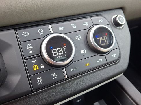 Used 2020 Land Rover Defender 110 S image 16