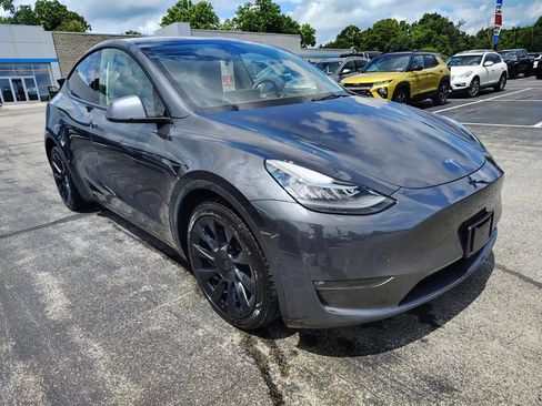 Used 2021 Tesla Model Y Long Range AWD/4WD image 3
