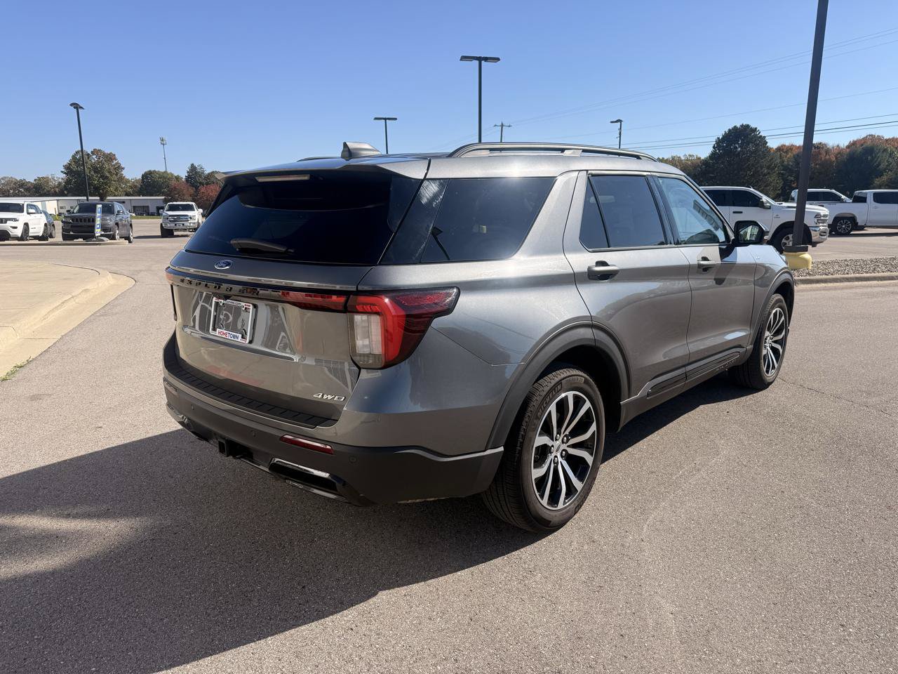 Used 2026 Ford Explorer ST-Line AWD/4WD image 3