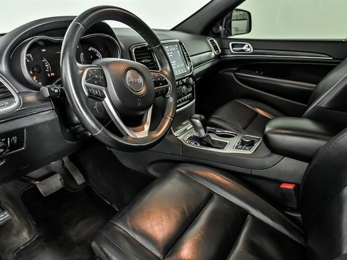 Used 2019 Jeep Grand Cherokee Limited w/ Trailer Tow Group IV AWD/4WD image 15
