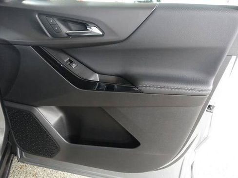 Used 2025 Chevrolet Equinox LT FWD image 23