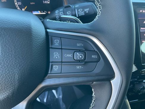 New 2025 Jeep Grand Cherokee Laredo X image 15