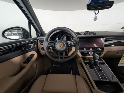 New 2026 Porsche Macan image 22