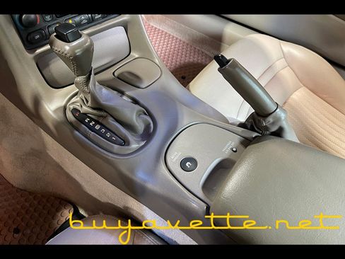 Used 2004 Chevrolet Corvette Coupe w/ Preferred Equipment Group image 16