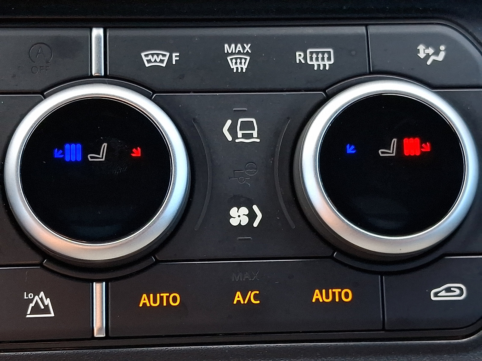 Used 2023 Land Rover Defender 130 X-Dynamic SE AWD/4WD image 24