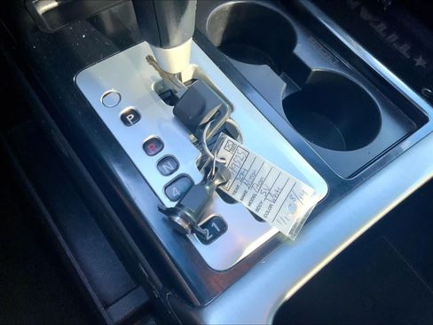Used 2014 Nissan Titan SV w/ SV Value Truck Package RWD image 15