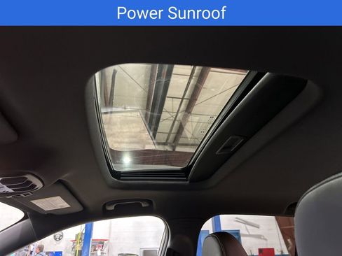 New 2026 Chevrolet Trax RS w/ Sunroof Package FWD image 4
