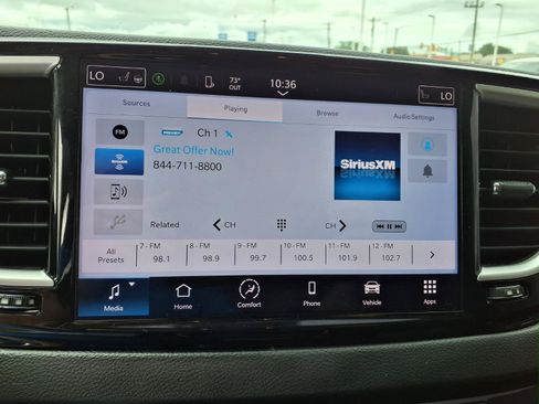 Used 2022 Chrysler Pacifica Touring-L FWD image 12