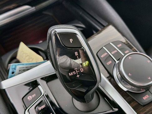 Used 2019 BMW 530i w/ Convenience Package RWD image 17