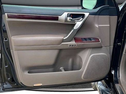 Used 2016 Lexus GX 460 w/ Premium Package AWD/4WD image 18