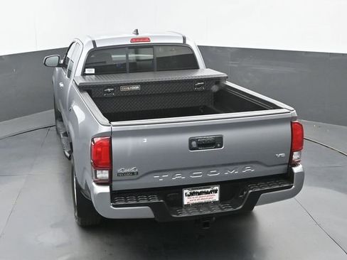 Used 2019 Toyota Tacoma SR w/ SR Convenience Package image 27