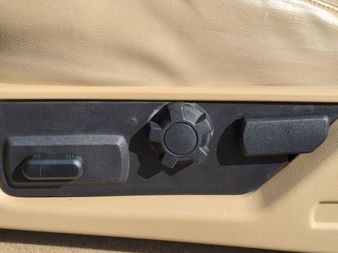 Used 2010 Ford F250 Lariat image 14