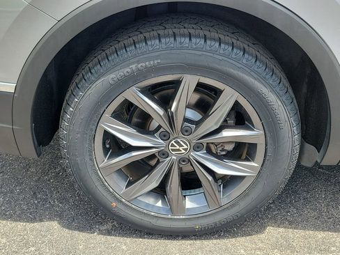 Used 2023 Volkswagen Tiguan SE FWD image 6
