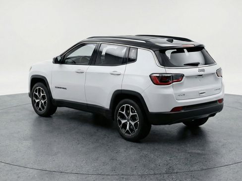 Used 2025 Jeep Compass Limited image 6
