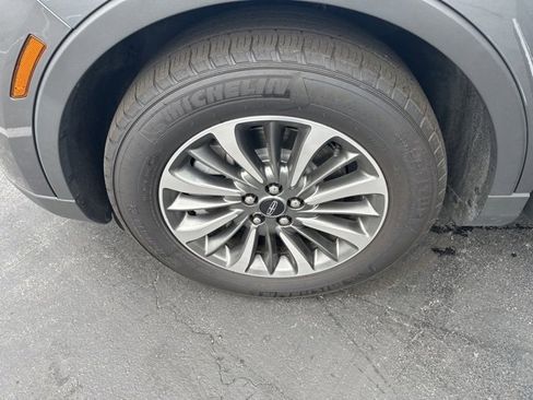 Used 2022 Lincoln Nautilus Reserve image 25