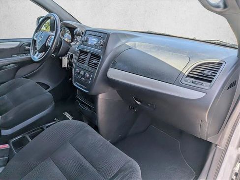 Used 2015 Dodge Grand Caravan SE w/ Quick Order Package 29E SE FWD image 21