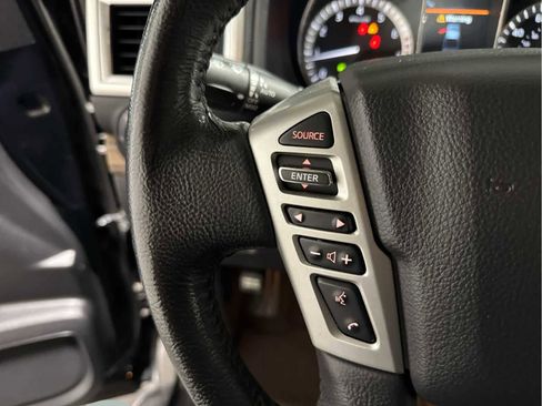 Used 2019 Nissan Titan SL w/ Off-Road Package image 14