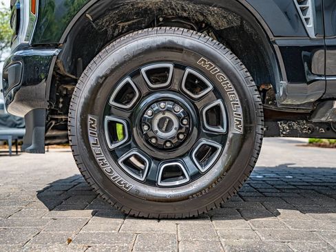 Used 2025 Ford F250 Platinum AWD/4WD image 10