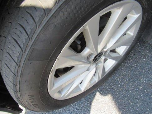 Used 2021 Toyota Camry LE FWD image 21