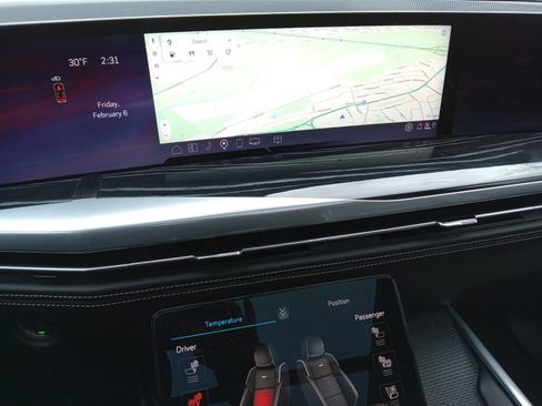 Used 2025 Cadillac Escalade Sport w/ Touring Package image 17