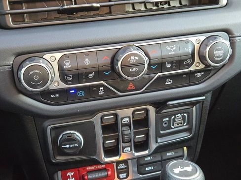 Used 2024 Jeep Wrangler Unlimited Rubicon 4xe w/ Capability Package image 24