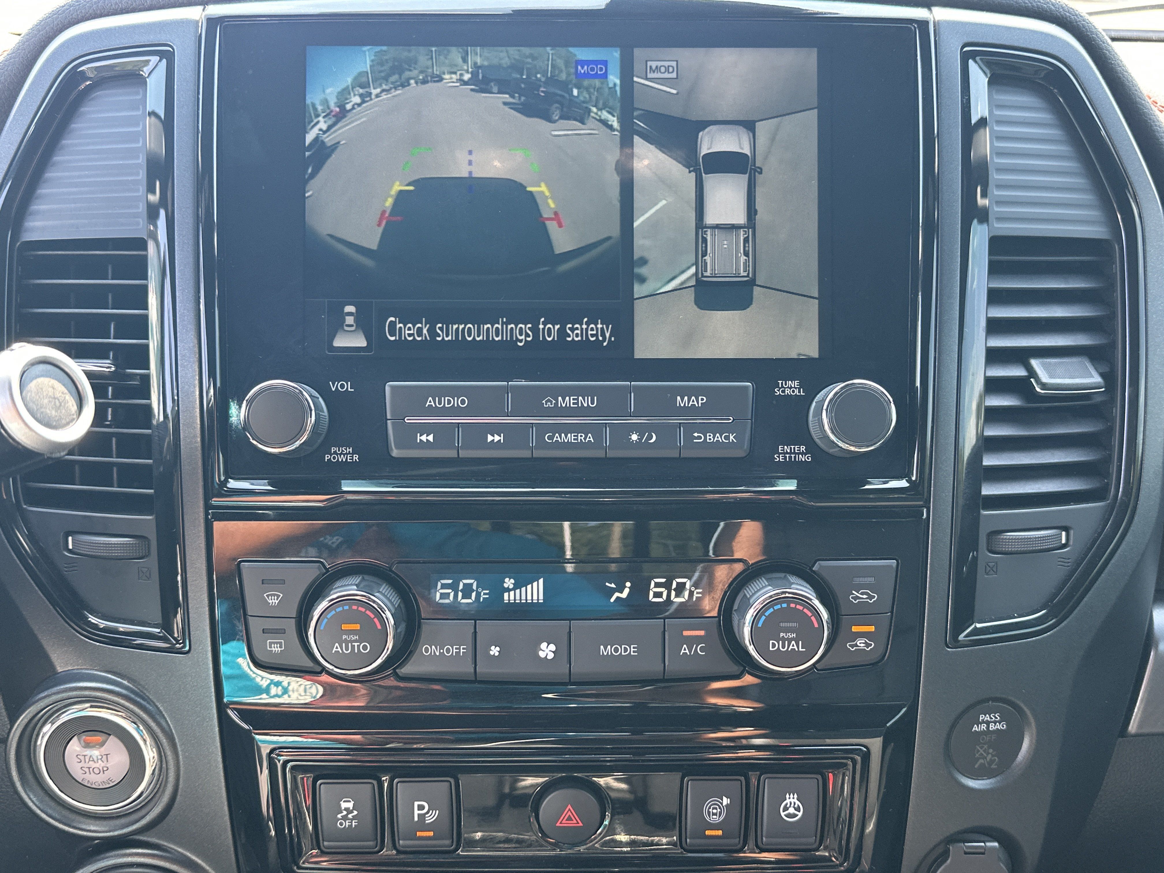 Used 2024 Nissan Titan PRO-4X w/ Pro-4x Convenience Package AWD/4WD image 30