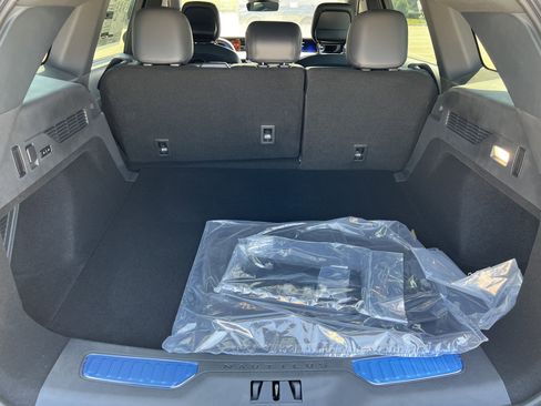 New 2025 Lincoln Nautilus Premier w/ Jet Appearance Package image 33