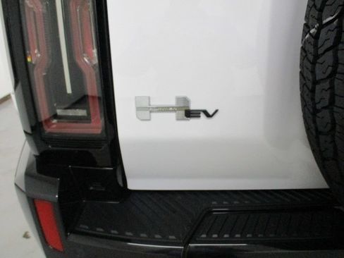 Used 2026 GMC Hummer EV SUV AWD/4WD image 11