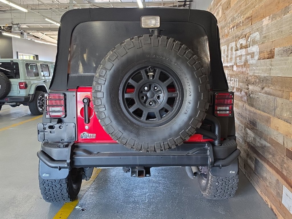 Used 2016 Jeep Wrangler Unlimited Rubicon w/ Dual Top Group AWD/4WD image 5