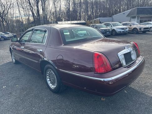 Used 2000 Lincoln Town Car Cartier image 16