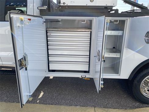 New 2025 Ford F550 4x4 SuperCab Super Duty image 23