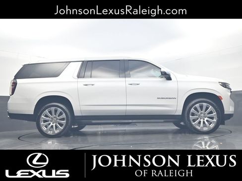 Used 2024 Chevrolet Suburban Premier AWD/4WD image 20
