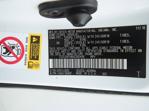 Used 2017 Toyota Highlander XLE image 39