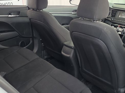 Used 2019 Hyundai Elantra SE w/ Cargo Package image 27