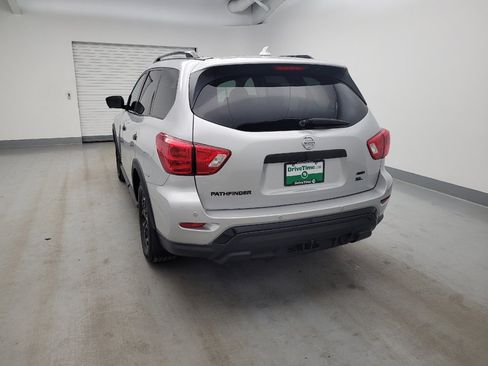Used 2020 Nissan Pathfinder SL AWD/4WD image 6