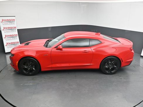 Used 2020 Chevrolet Camaro LT image 29