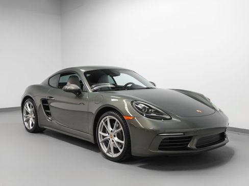 Certified 2025 Porsche 718 Cayman RWD image 10