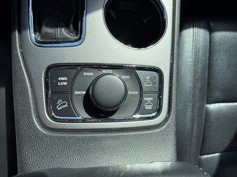 Used 2018 Jeep Grand Cherokee Overland image 30