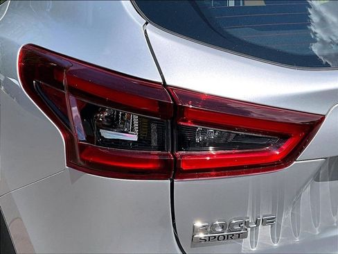 Used 2022 Nissan Rogue Sport SV w/ Technology Package AWD/4WD image 24
