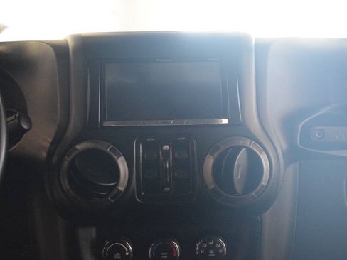 Used 2016 Jeep Wrangler Unlimited Sport w/ Quick Order Package 24S AWD/4WD image 18